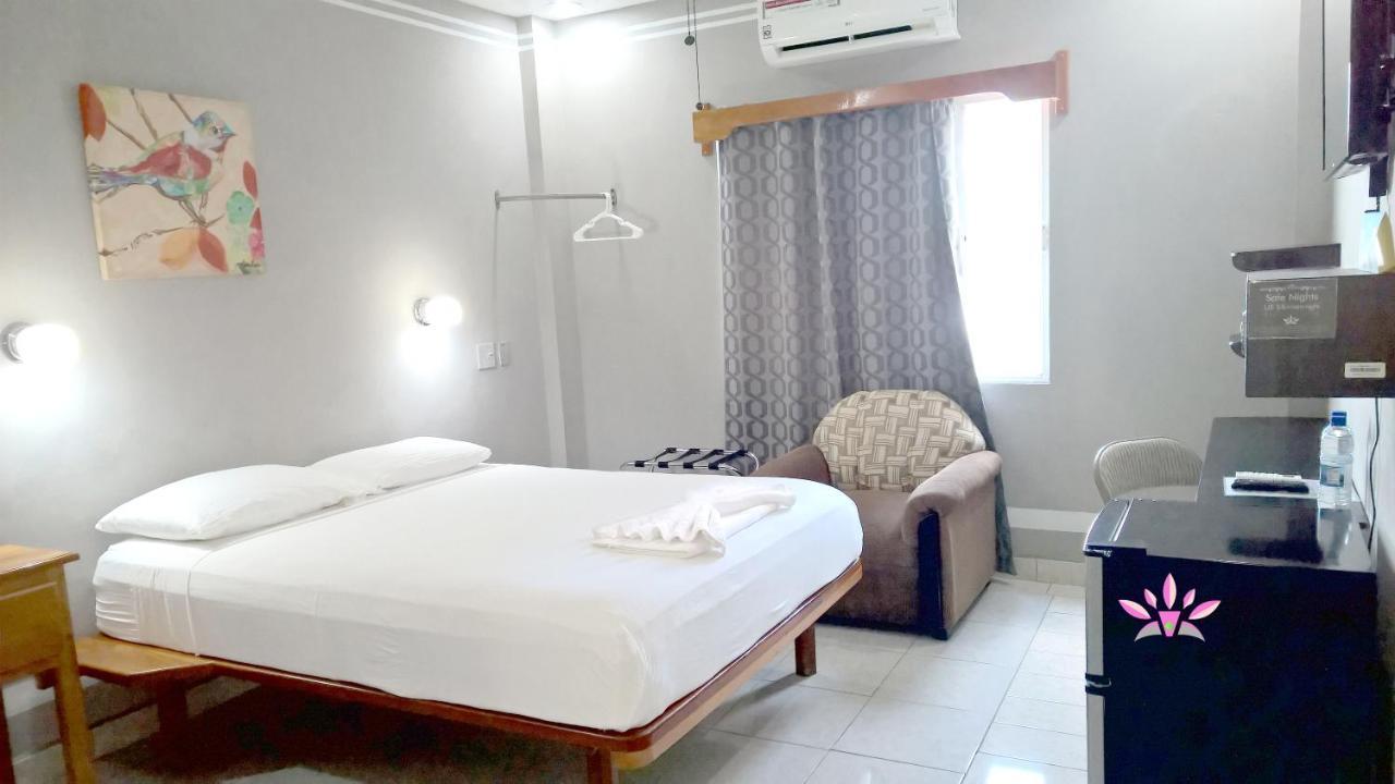 Maya Bella Downtown Hotel San Ignacio Ngoại thất bức ảnh