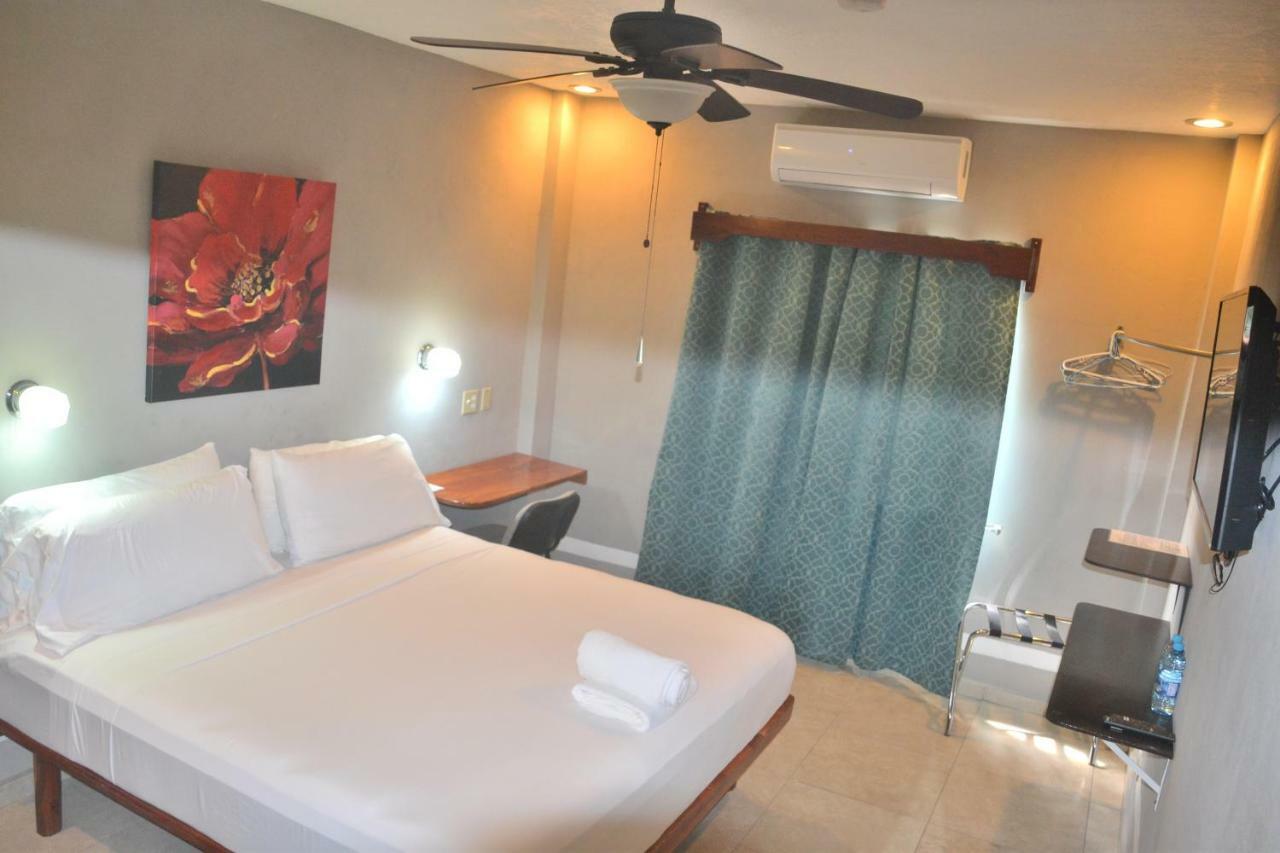 Maya Bella Downtown Hotel San Ignacio Ngoại thất bức ảnh